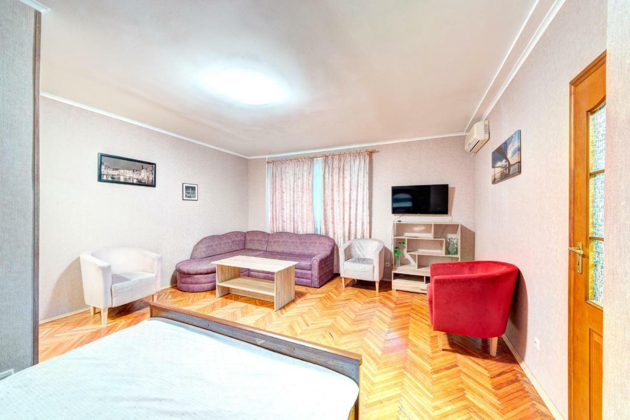 Apartments Near The Palace Of Sports Κίεβο Εξωτερικό φωτογραφία